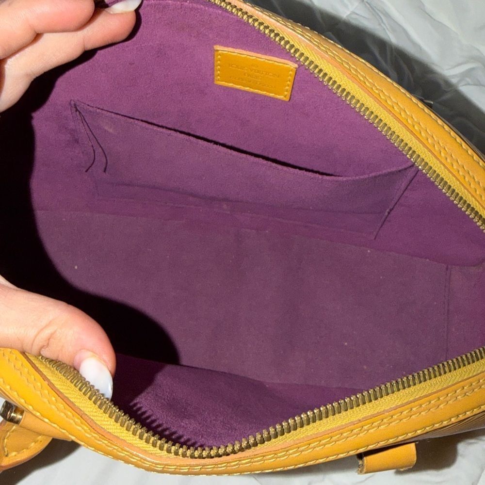 Lv yellow epi handbag - Picture 4 of 6